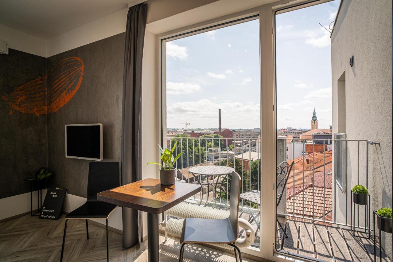 Ferienwohnung Zeppelin Studio With An Industrial View - Brünn Exterior foto
